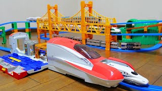 Plarail Large Iron Bridge amp Komachi Shinkansen Transformation Station [upl. by Emse]