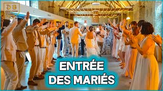 Lentrée des Mariés 👰🤵 de AnneCharlotte amp Quentin avec leurs témoins et proches [upl. by Esidnac]