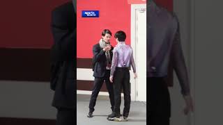 Interaction between Shoma Uno amp coach Stephane Lambiel at ISU Grand Prix Cup of China｜宇野昌磨 [upl. by Ahsilef]