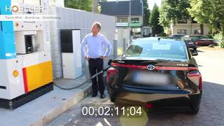 Toyota Mirai  Betankung mit Wasserstoff [upl. by Ledarf]