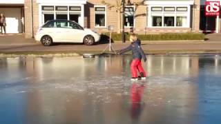 Schaatsen op natuurijs in RaalteNoord [upl. by Lyndsey]