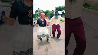 quot¡La Tía Lencha y El Abuelo Bailando La Vitrola con Sabor y Estiloquot [upl. by Edylc683]