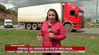 Perigo ao dirigir na pista molhada [upl. by Xyla]