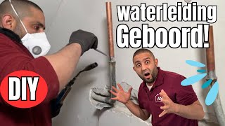 Help in een waterleiding geboord Leer loden waterleidingen solderen [upl. by Danie]