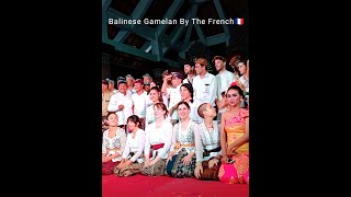 Bule Eropa Mahir Main Gamelan Bali  Balinese Gamelan Played By Europeans [upl. by Ttevi940]