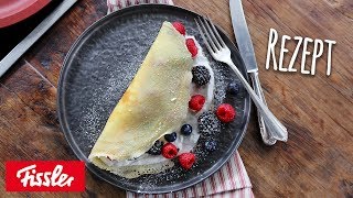 Süße Crepes mit RicottaBeerenfüllung selber machen [upl. by Nuawtna]