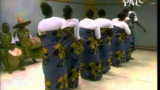 COMORES DANSE TRADITIONELLE FEMININE [upl. by Kramer246]