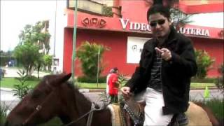 Freddie monta un pony en Guatemala [upl. by Ledairam]