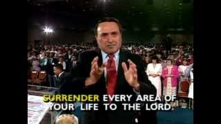 Morris Cerullo prays for Rededication to God [upl. by Ainitsirhc]