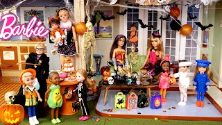 Barbie Doll Family Throw a Halloween Party [upl. by Sulohcin685]