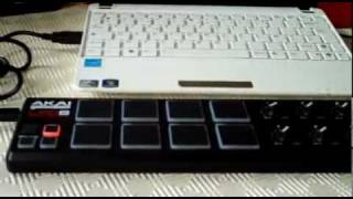 Hydrogen drum machine with Akai LPD8 USBMIDI pad [upl. by Aveline12]