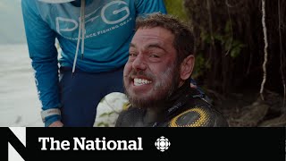 TheMoment a man swam 510 km in the Yukon River without stopping [upl. by Azpurua]