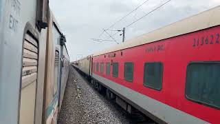 12245 Howrah SMVT Bengaluru Duronto crosses hybrid LHB Duronto Rake [upl. by Phyllida]