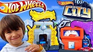 HOT WHEELS CITY 🐵 CENTRAL ELECTRICA EXPLOSIVA Y🚗 CARRERAS EN LA GASOLINERA⛽️ [upl. by Negris68]