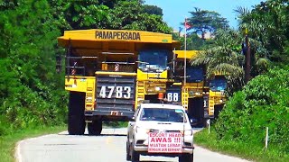 Mobilisasi Truk Tambang di jalan raya [upl. by Baxter]