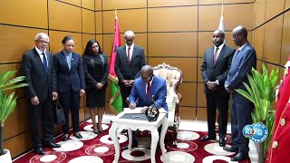 La Visite du Président de la GuinéeBissau à Djibouti Télécom [upl. by Atinuj]