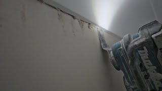 Makita Multi Tool VS Cornice [upl. by Nnaeirrac115]