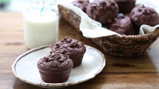 Muffins moelleux au chocolat [upl. by Kacey]