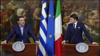 Renzi riceve il Primo ministro greco Tsipras [upl. by Downing661]