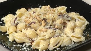 Cotto e mangiato conchiglie con gorgonzola radicchio e granella di noci sulla tavola di oggi 1 ma [upl. by Arretal]