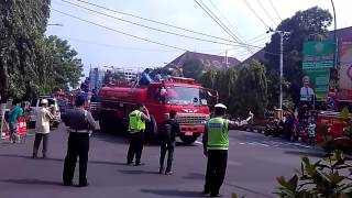 Parade Mobil Pemadam Kebakaran di Kota Yogyakarta [upl. by Electra71]