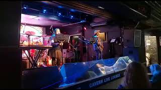 Sweet Child O Mine  Gigs di Cavern Club Liverpool [upl. by Ezaria]