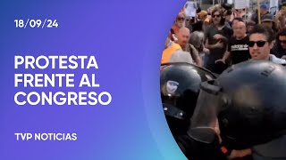 Congreso manifestación de jubilados telefónicos y trabajadores del neumático [upl. by Ard]