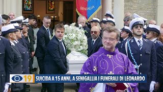 Suicida a 15 anni a Senigallia i funerali di Leonardo [upl. by Nosemyaj]