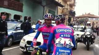 Labbraccio di Cunego e Scarponi Giro del Trentino 2012MOV [upl. by Egidio]