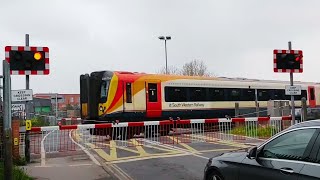 Consecutive Trains at Mount Pleasant Level Crossing Hampshire [upl. by Fiedler]