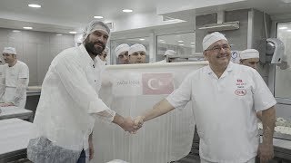 Karaköy Güllüoğlunun sahibi Nadir Güllüden Efsane Baklava Tüyoları  Tarihi Karaköy Güllüoğlu [upl. by Ihtac345]