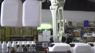 ROBOT PALLETTIZZATORE FINE LINEA PER TANICHE FLACONI E SCATOLE PICKING PACKING PALLETIZING [upl. by Rama]