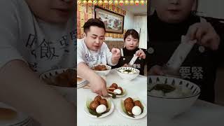 New husband and wife food fight 😜 youtubeshorts funny husbandwifefighting shorts mukbang [upl. by Jacquenette]