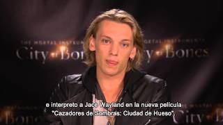 CAZADORES DE SOMBRAS CIUDAD DE HUESO  Jamie Campbell Bower te invita a ver la película [upl. by Noe]