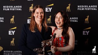 Lotte Tabbers en Isis Mihrimah Cabolet winnen het Gouden Kalf voor Beste Scenario Speelfilm 2024 [upl. by Kenna587]