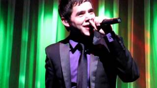 Feliz Navidad  David Archuleta  MGM Grand Foxwoods  12172009 [upl. by Stead230]