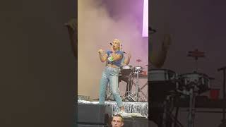 Tove lo  Talking Body Live  Upark 2018 [upl. by Annirtak]