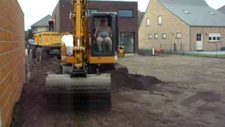 Nivelleren met CASE CX75srAVI [upl. by Anallij]