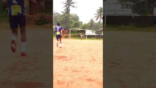 മോനെ ആ ചെക്കനെ സൂക്ഷിച്ചോ‼️ Thallumaala version football thallumaala keralafootball [upl. by Lamdin]