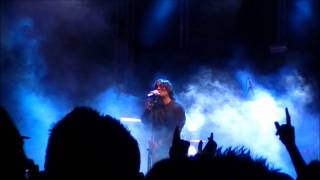 Fabrizio Moro  UN PEZZETTINO  Castelchiodato Live 2011wmv [upl. by Clerissa786]