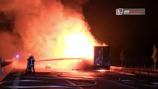 Autobahn 8 Sattelzug fängt Feuer und brennt komplett aus [upl. by Berthe958]