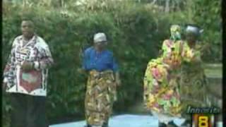 African MemoriesCongoZaïre Music Pépé Kallé dancing Original Rumba with his Mother [upl. by Esyla235]