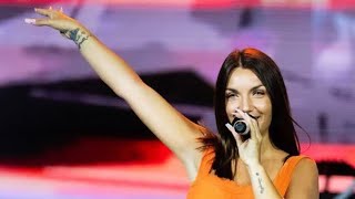 Elettra Lamborghini canta Musica e il resto scompare Battiti Live 2020 [upl. by Starks]