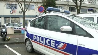 Pourquoi 90 des policiers du commissariat de Firminy sont en arrêt maladie [upl. by Uyr]