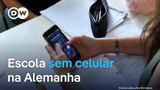 Escola alemã testa banir celulares para alunos e professores [upl. by Ahtamat]