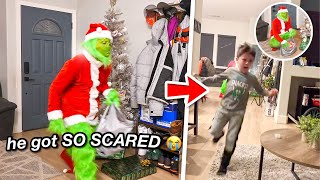 SCARING MY BROTHER AS THE GRINCH PRANKI FEEL SO BAD [upl. by Ezalb]