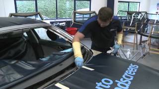 How to Replace a Windscreen in One Minute  Auto windscreens [upl. by Siekram]