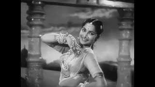 Waheeda Rehman Classical Dance [upl. by Ylim262]