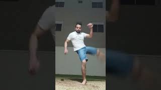 Movimento de capoeira top parafuso rodado trocando de pé shorts parkour [upl. by Sitoeht614]