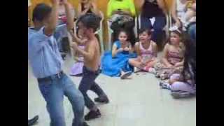 Niños bailando Reggaeton [upl. by Norret]